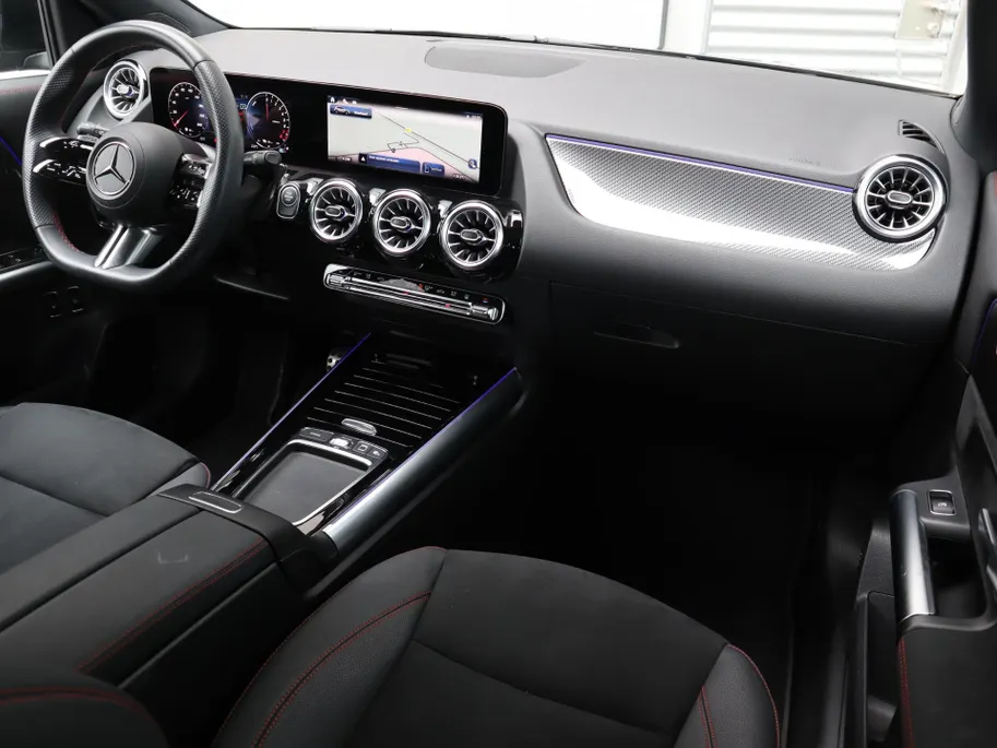 Mercedes-Benz GLA 250 e Business Solution AMG l Keyless l Panoramadak l Stoelverwarming