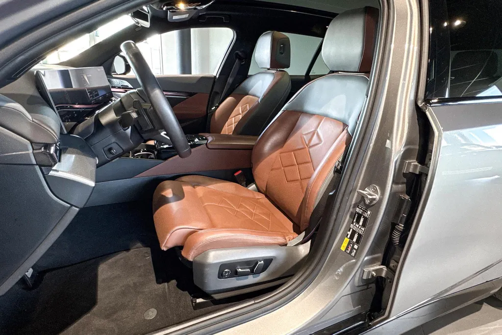 BMW 5 Serie Touring 550e xDrive