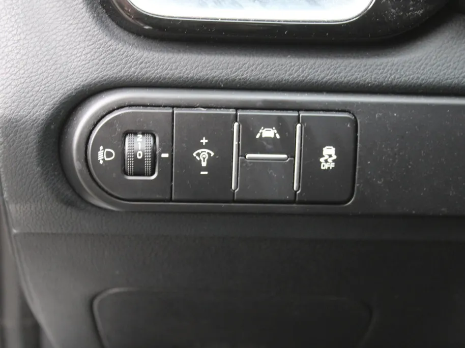 Kia Ceed 1.4 T-GDi DynamicPlusLine | Trekhaak | Stuur-/stoelverwarming | Camera | 17' LM | Navi | Clima | Half leer/stof |