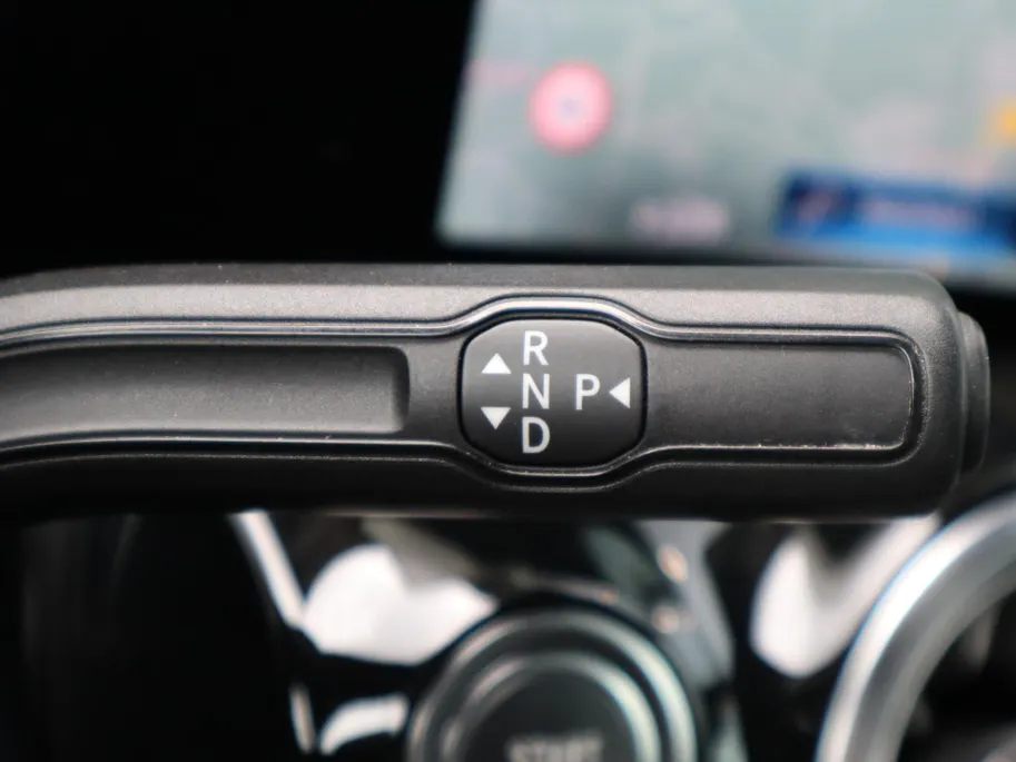 Mercedes-Benz EQA 250 AMG Line 67 kWh l Stoelverwarming l Ambiente lichtpakket l Achteruitrij camera