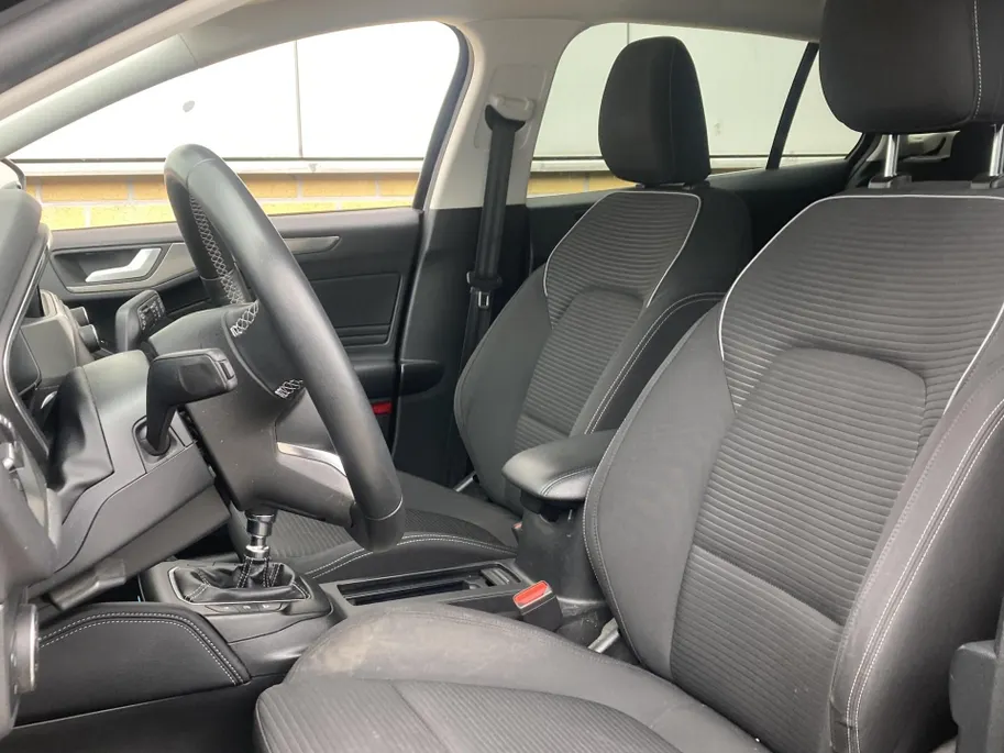 Ford Focus 1.0 EcoBoost Hybrid 125 pk Titanium X Wagon Navigatie - Apple Carplay/ Android Auto - Camera - Draadloos opladen telefoon - Elektrische achterklep