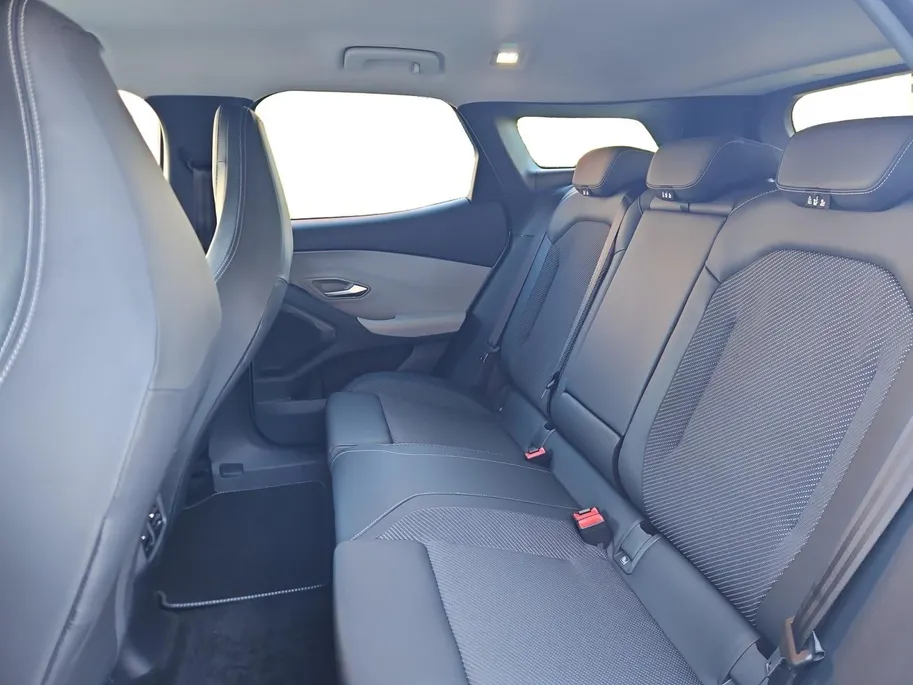 Ford Explorer Select Extended Range RWD 79 kWh | Te bestellen | Tot €3500,- korting | 602 KM ACTIERADIUS | 0,99% rente Options |