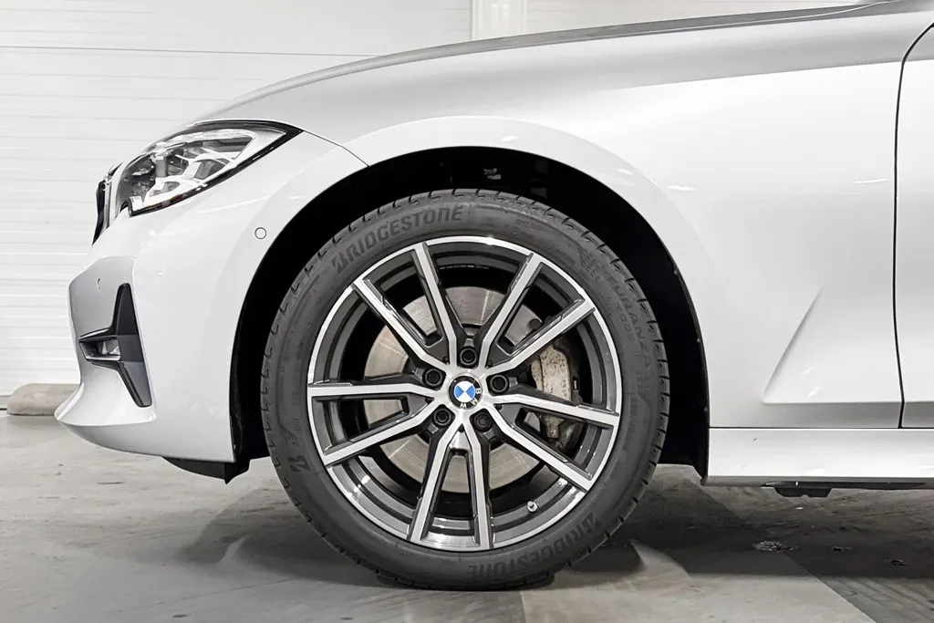 BMW 3 Serie Sedan 330i High Executive Edition