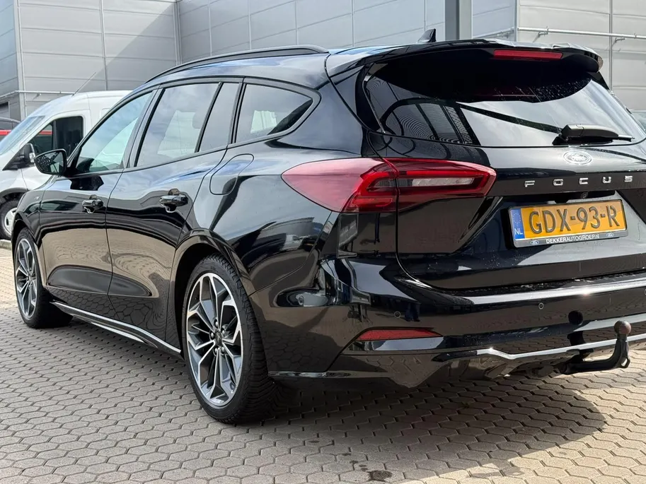 Ford Focus Wagon 1.0 EcoBoost Hybrid ST Line X AUTOMAAT | TREKHAAK | 18 INCH DESIGN | GROOT SCHERM | WINTER PACK