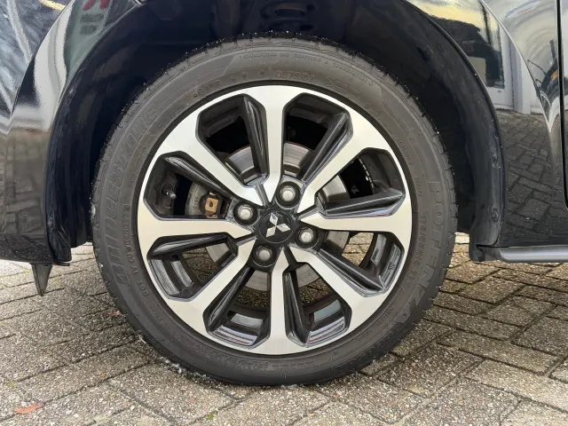 Mitsubishi Space Star 1.2 CVT Instyle | Cruise Control | Camera | ECC | Apple CarPlay | Android Auto | Keyless
