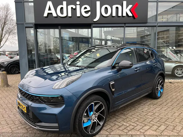 Lynk & Co 01 1.5 AUTOMAAT | 360 CAMERA | PANORAMA DAK | EL A. KLEP | ADAPTIVE CRUISE | ZWARTE HEMEL | ROLHOES |