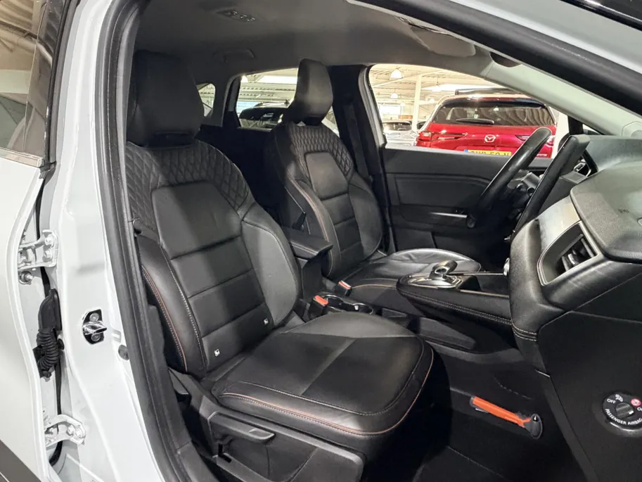 Renault Captur 130PK TCe Initiale Paris Automaat | 1e eigenaar | 360 Camera | Stoelverwarming | Navi | Apple CarPlay/Android Auto | Leder | Adaptive Cruise Control | Climate Control | Full LED | Lichtmetalen Velgen |