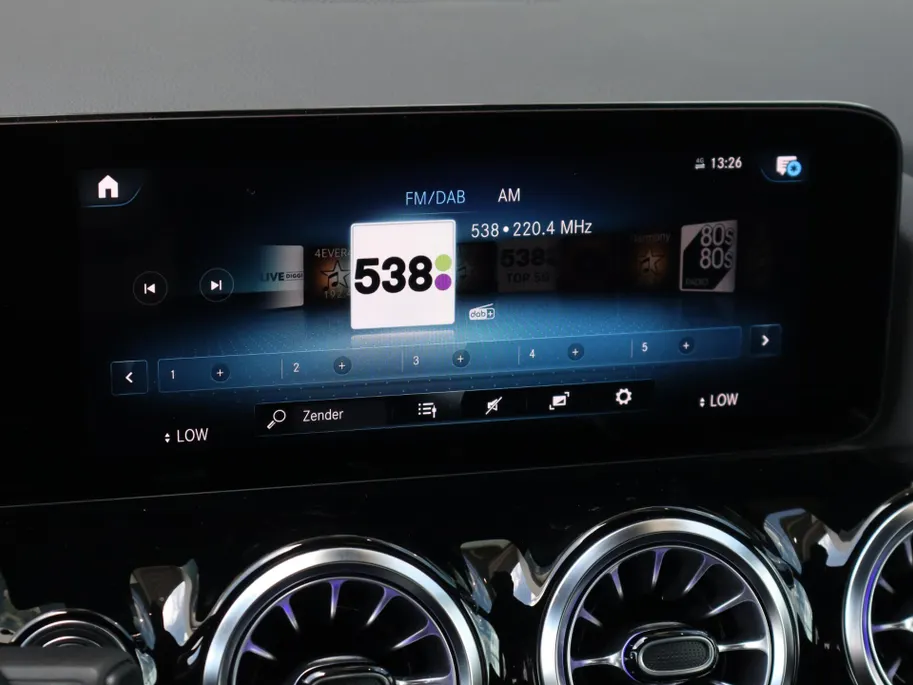 Mercedes-Benz GLA 250 e AMG Line l Keyless l Stoelverwarming l Achteruitrij camera
