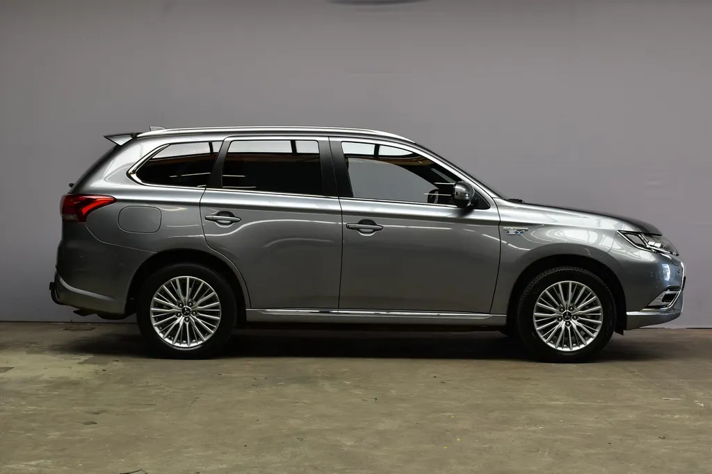 Mitsubishi Outlander 2.4 DOHC MIVEC PHEV 240pk 4WD Aut Intense Trekhaak