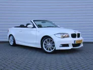 BMW 1 Serie Cabrio 118i Executive | M-Pakket | Stoelverwarming | 17' LM | Windscherm | Parkeersensor v+a | Trekhaak | Navi | Leer | Xenon | Clima |