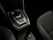 Dacia Jogger 155PK Hybrid Expression 7p. Automaat | DEMO | 7 Zitplaatsen | Camera | Parkeersensoren | Apple CarPlay/Android Auto | Cruise Control | Climate Control | Digital Cockpit | Armsteun | Licht & Regen Sensor |