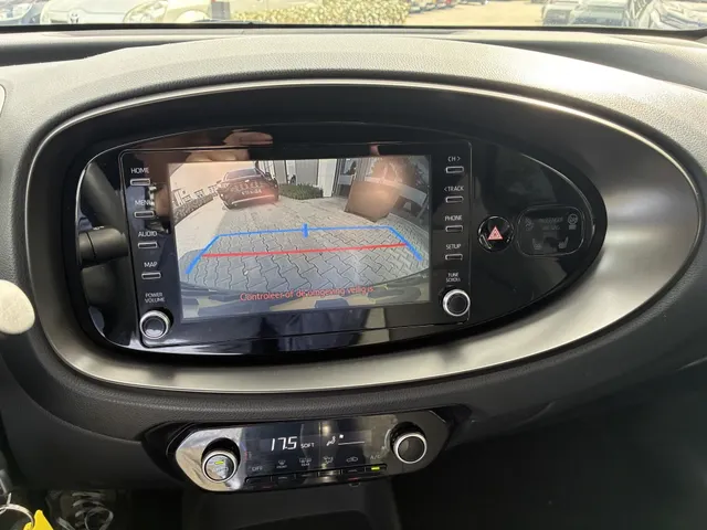 Toyota Aygo X 1.0 VVT-i first Edition | Stoelverwarming | Apple Car-Play