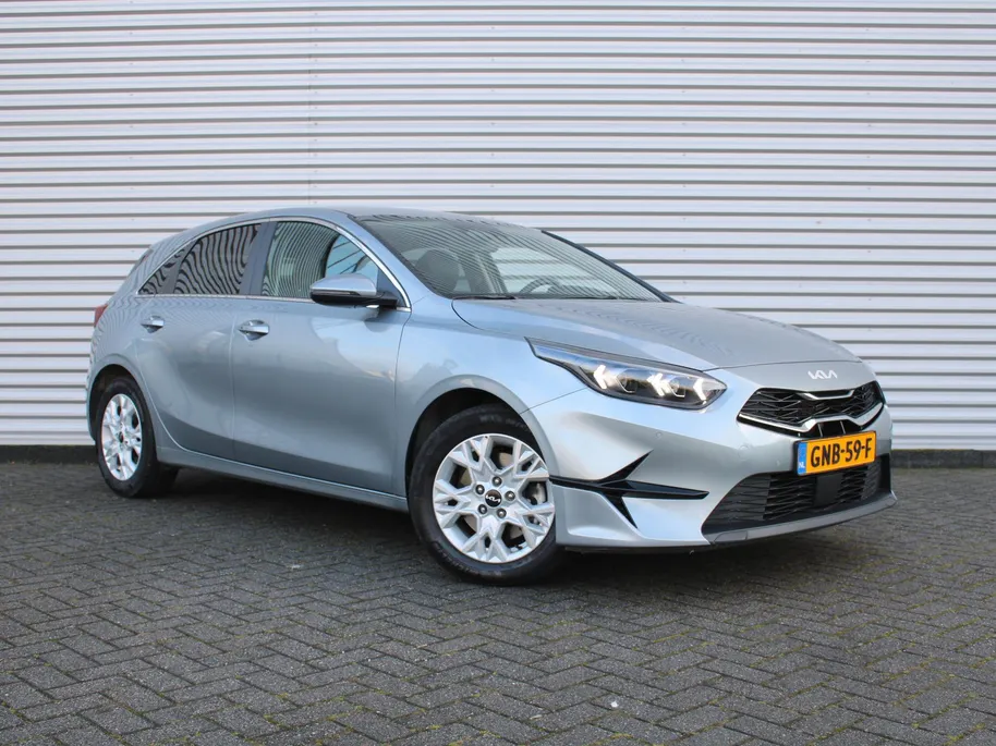Kia Ceed 1.0 T-GDi DynamicPlusLine | Stuur-/stoelverwarming | Camera | Draadloos laden | LED | Dodehoek detectie | 16' LM |