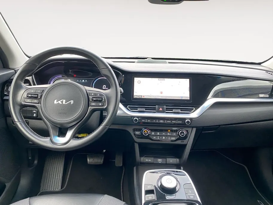 Kia e-Niro DynamicLine 64 kWh | Climate control | Navigatie | 17 inch LM-velgen | Keyless | AppleCarPlay-Android Auto | Parkeercamera | SOH 99.3% |