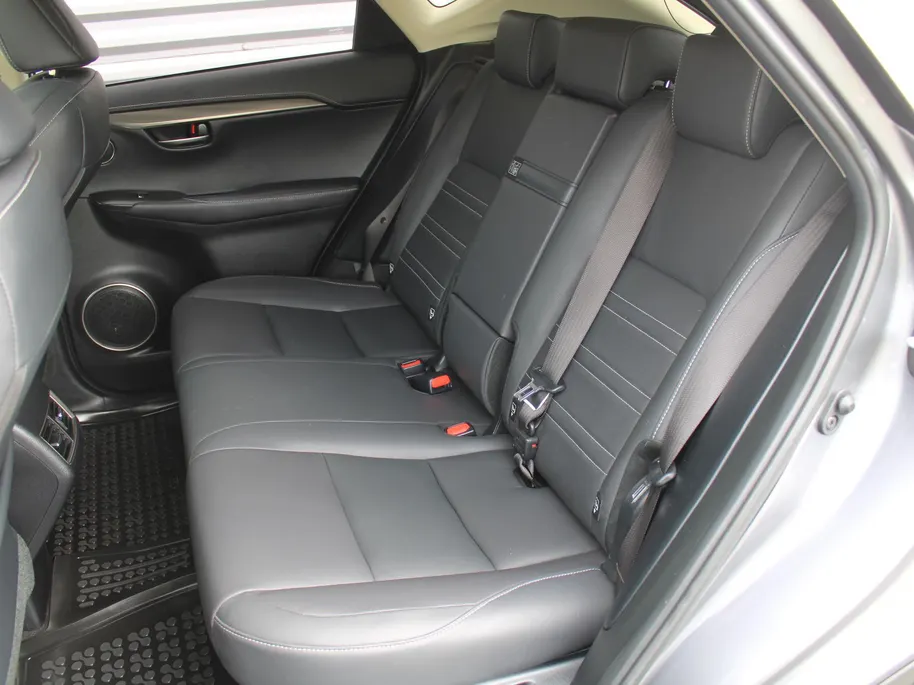 Lexus NX 300h AWD Sport Edition | Luxury + Safety Pack | Stuur-/stoelverwarming | Schuif-/kantel dak | Draadloze lader | 18' LM | Camera | Cruise adapt. |