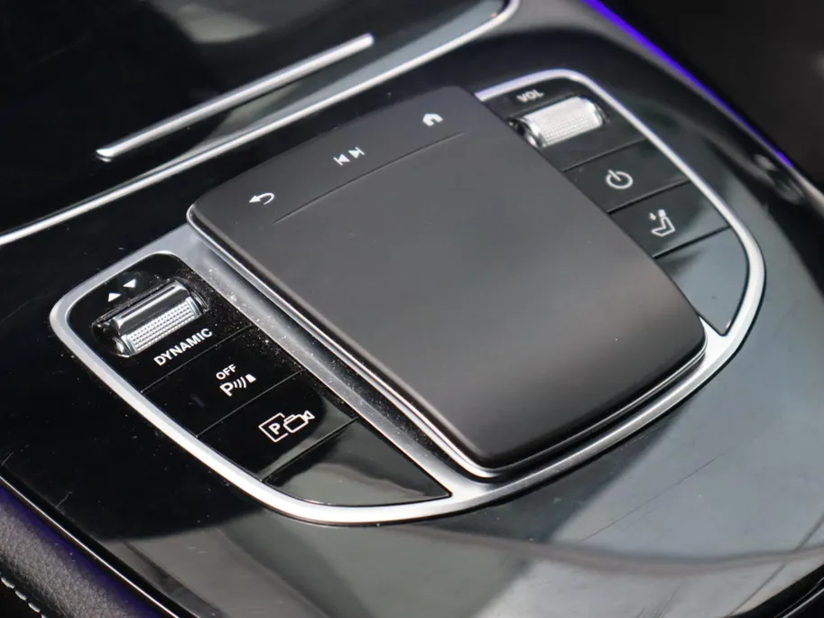 Mercedes-Benz E-Klasse Estate 300 e Business Solution AMG l Keyless l Achteruitrijcamera l Stoelverwarming l Ambiente lichtpakket