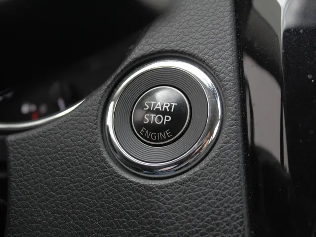 Nissan QASHQAI 1.2 Tekna Automaat | Leder | Panodak | Trekhaak