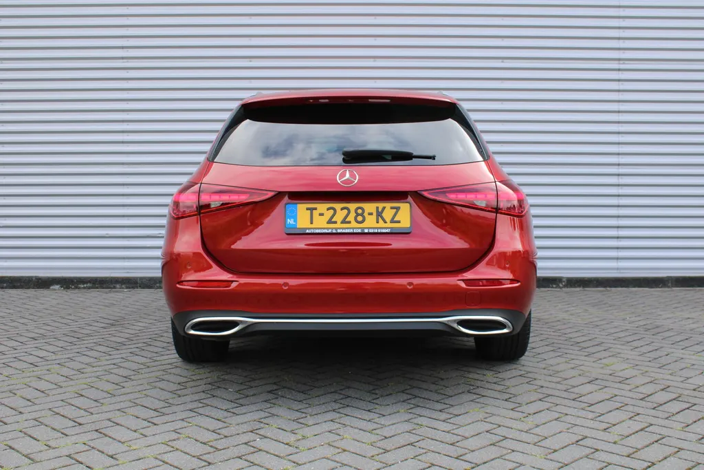 Mercedes-Benz C-Klasse Estate 180 Business Line | Stoelverwarming | Camera | Elek. stoelverstelling + achterklep | Draaloze telefoonlader | 17” LM | LED | Clima | Navi |