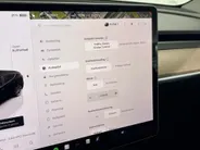 Tesla Model Y 351PK Long Range AWD 75 kWh Automaat | 1e eigenaar | Panoramadak | Basic Autopilot | 360 Camera | Stoelverwarming | Leder | Elektrische Achterklep | Elektrische Stoelen | Full LED |