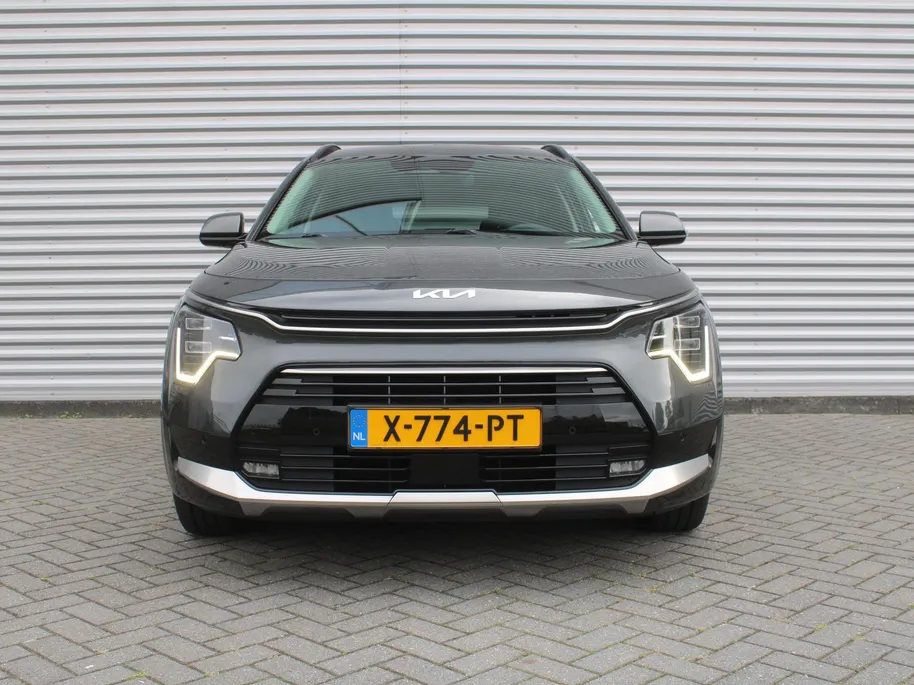 Kia Niro 1.6 GDi Hybrid DynamicPlusLine | Trekhaak | BTW Auto | Schuifdak | Stuur-/stoelverwarming | Cruise adapt. | Camera | Clima | Leer | HUD | LED | 16' LM |