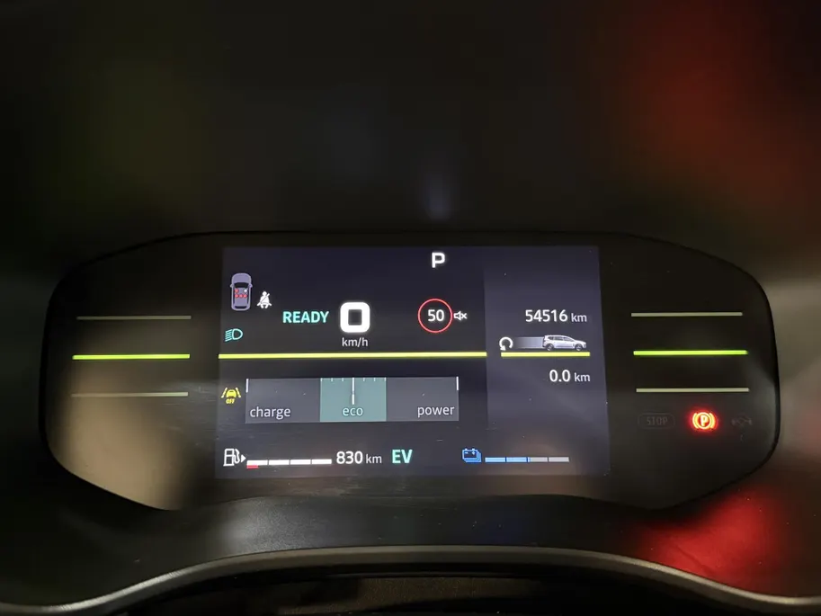 Dacia Jogger 140PK Hybrid Extreme 7p. Automaat | 7 Zitplaatsen | Camera | Parkeersensoren | Apple CarPlay/Android Auto | Digital Cockpit | Cruise Control | Lichtmetalen Velgen | Licht & Regen Sensor | Full LED |