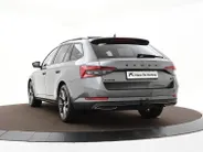 Škoda Superb Combi 1.4 TSI iV 218pk DSG Sportline Business · Panoramadak · 360 Camera · Inklap. Trekhaak · Matrix LED · Canton Audio · Elek. Stoelen + Geheugen ·