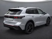 Volkswagen Tiguan 1.5 eHybrid 204pk DSG R-Line Business · Camera · Stuur- & Stoelverwarming · Dodehoeksensor · 20'Velgen · Apple/Android Car Play · Garantie t/m 30-09-2030 of 100.000km