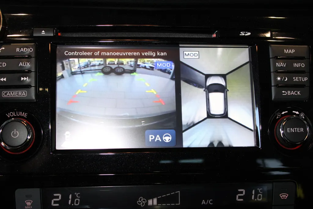 Nissan QASHQAI 1.2 Tekna | Automaat | Lederen bekleding | Electrische Stoel verstelling | 360grd camera | Parkeersensoren voor en achter | Dodehoek sensoren | Nette auto met weinig kilometers | Stoel verwarming |