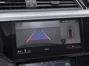 Audi e-tron 55 quattro edition 95 kWh 408pk · Panoramadak · 360 Camera · Afneembare Trekhaak · Lederen Bekleding · Elek. Stoelen + Geheugen Bestuurder ·
