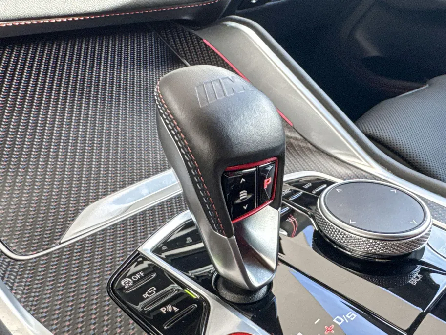 BMW XM PHEV Label Red 30 kWh