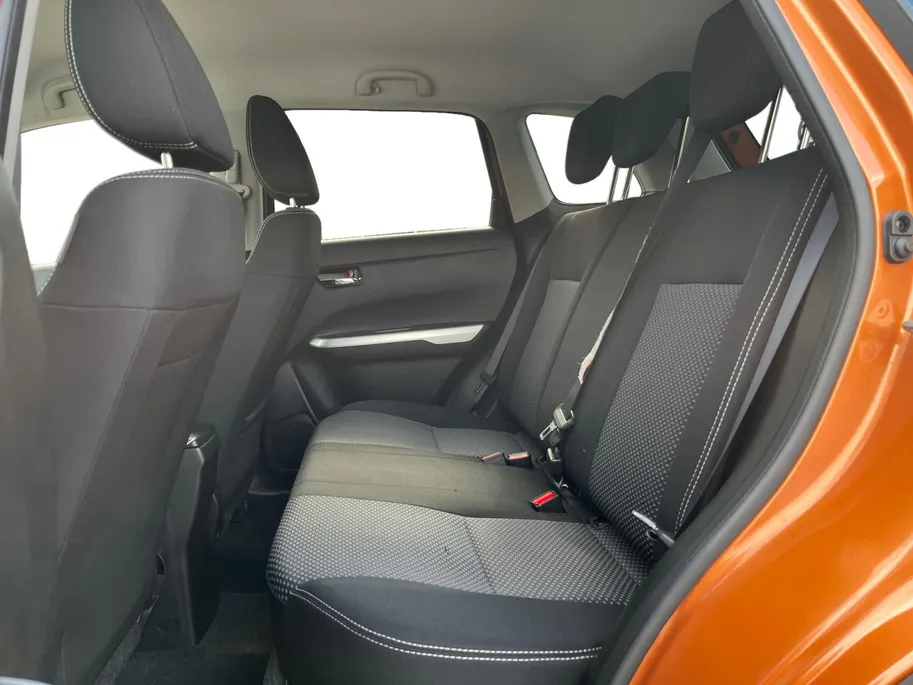 Suzuki Vitara 1.6 Exclusive | Cruise Control | Climate Control | Parkeer Camera | Apple/Android Carplay | Stoelverwarming | Navigatie |