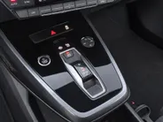 Audi Q4 e-tron 40 S edition 77 kWh 204pk · SOH 93% · Panoramadak · Camera · Keyless · Dodehoeksensor · Head-Up Display · Elek. Achterklep · Apple/Android Car Play ·