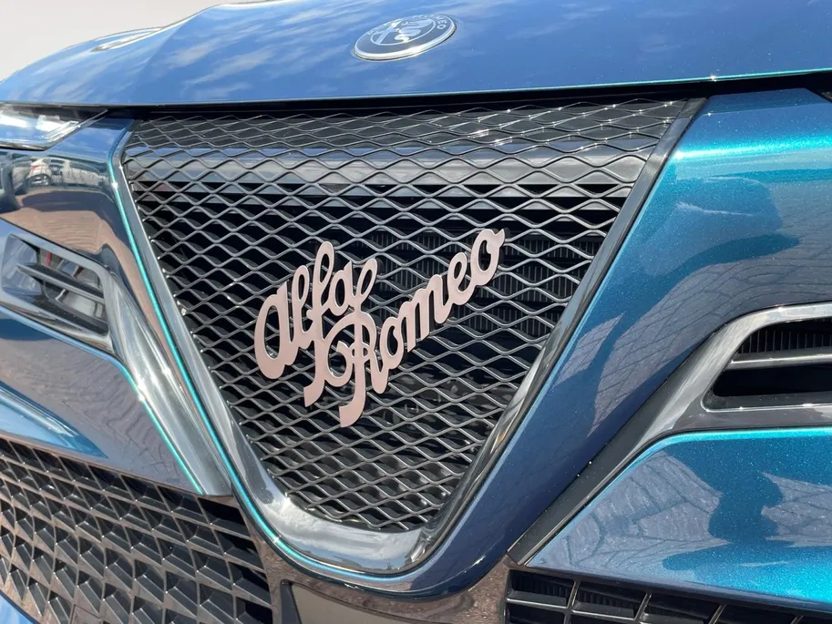 Alfa Romeo Junior Elettrica 54 kWh *Carplay*Climate Control*Adapt. Cruise Control*LM Velgen*Mooie auto!