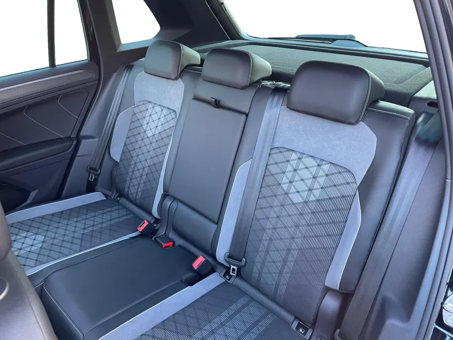 Volkswagen Tiguan 1.4 TSI eHybrid R-Line Business *Navi*360Camera*Schuif/kanteldak*Climate Control*Stoelverwarming*Adapt. Cruise Control*HUD*Elekt. Achterklep*NL Auto*1ste eigenaar!
