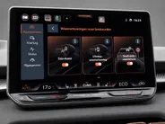 CUPRA Terramar 1.5TSI 204PK DSG e-Hybrid · Panoramadak · Trekhaak · Leder/Alcantara kuipstoelen · SENNHEISER Audio ·   Garantie t/m 05-10-2030 of 100000km.