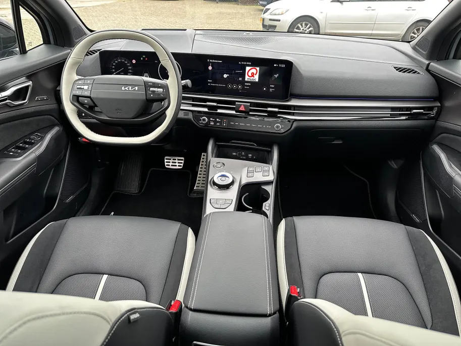 Kia Sportage 1.6 T-GDi Plug-in Hybrid GT-PlusLine | Afneembare Trekhaak | Demo | Direct leverbaar | 360 Camera | Schuif-/kanteldak | Stoel-/stuurverwarming | Apple Carplay | Android Auto