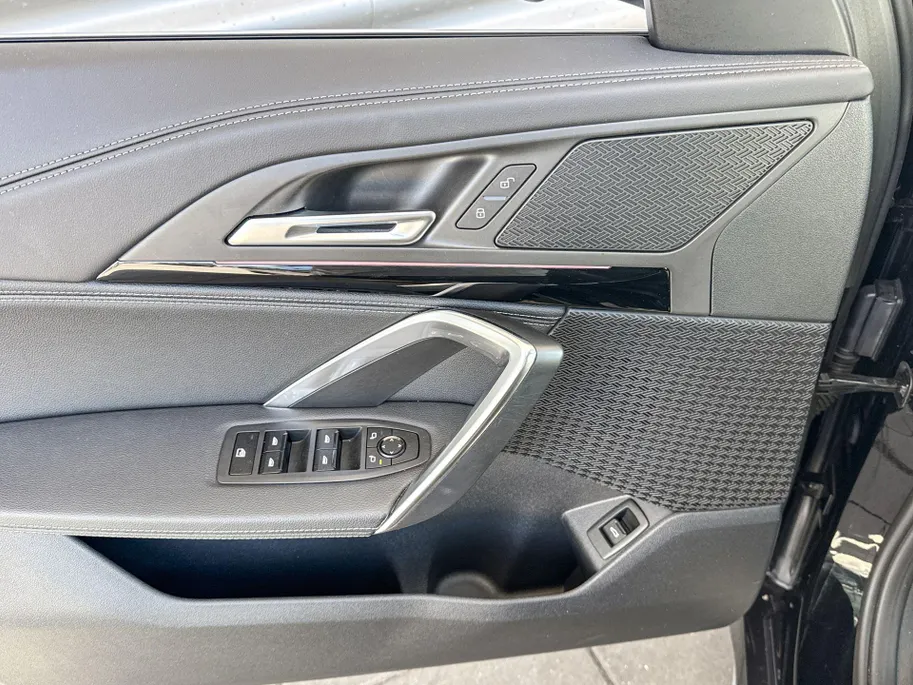 BMW iX1 xDrive30 Launch Edition 67 kWh