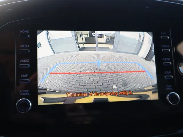 Toyota Aygo X 1.0 CVT Pulse Bi-tone Automaat | AllSeasons | Stoelverwarming
