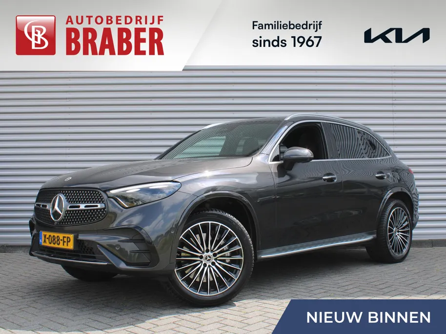 Mercedes-Benz GLC 300e 4MATIC AMG Line | 360 Camera | Schuifdak | Cruise adapt. | 20' LM | HUD | Treeplanken | Dodehoek detectie | Stoelverwarming + geheugen | BTW auto |