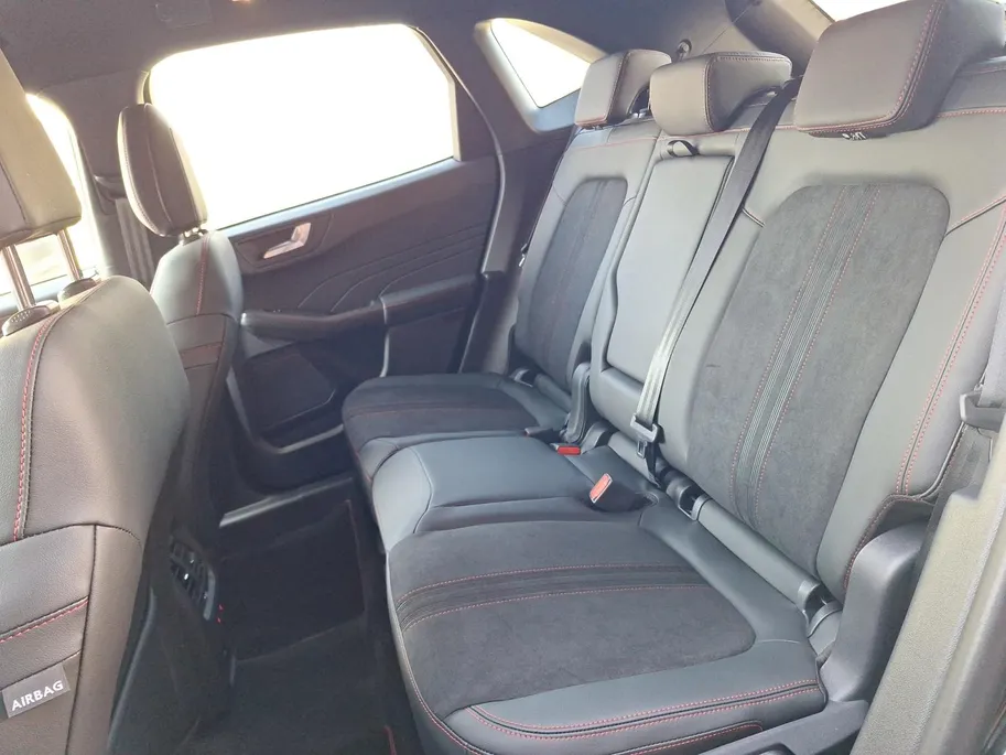 Ford Kuga 2.5 PHEV ST-Line X | Black Pack | Winterpack | Matrix Ledkoplampen | El. Trekhaak | 360Camera | Adaptive Cruisecontrol | Dodehoekdetectie | 20' Lichtmetaal | Draadloze Apple Carplay&Android Auto | B&O Audio | El. Vert. bestuurderstoel + geheugen | Nieuw t