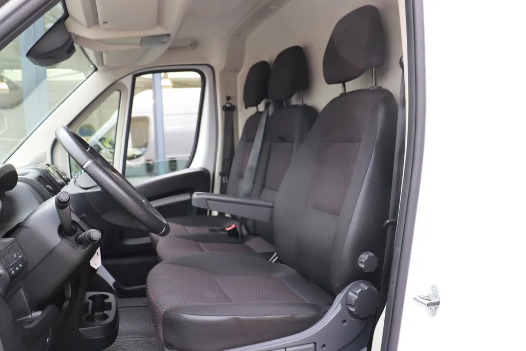 Peugeot Boxer 335 2.2 BlueHDi 140 L2H2 Pro EX.BTW