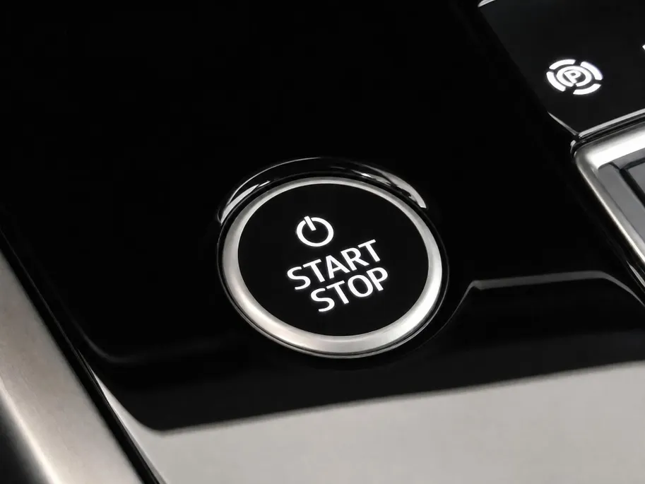 Audi Q4 e-tron 40 82 kWh 150kW/204PK · Leder · Stoelverwarming · Parkeersensoren · Garantie t/m 30-03-2026 of 90000km.
