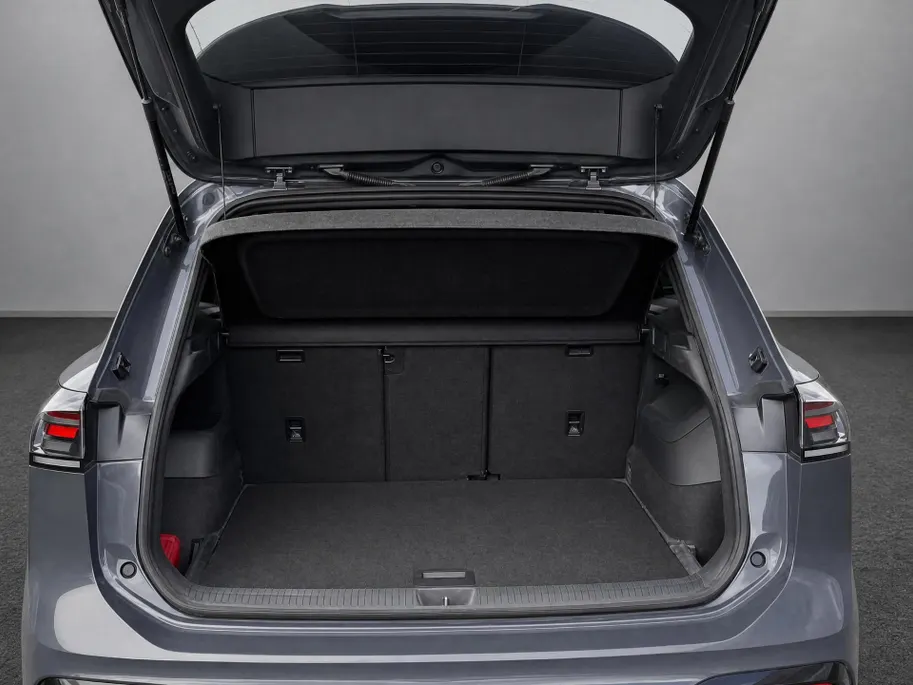 Volkswagen Tiguan 1.5 eTSI 150pk R-Line Business · Camera · Wegklapbare Trekhaak · Apple/Android Car Play · P-Sensoren · Massage · 19'' Inch · Garantie t/m 13-06-2029 of 100.000km