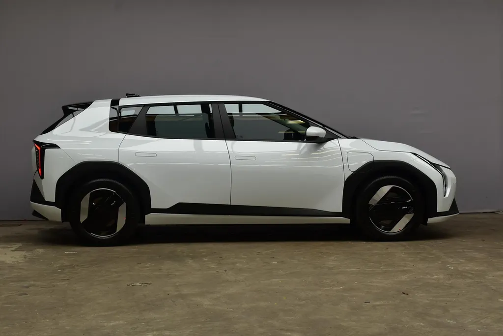 Kia EV4 81,4 kWh 204PK Air