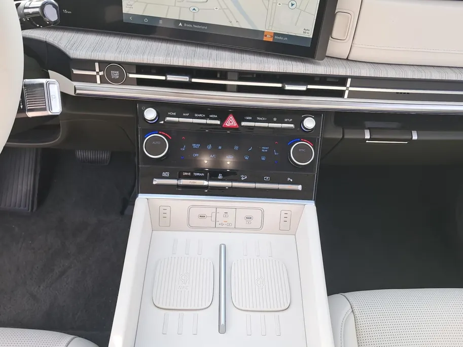 Hyundai Santa Fe 1.6 T-GDI PHEV Premium Plus 7p. | € 11.500,- korting | SPECIALE KLEURCOMBINATIE! | OP=OP