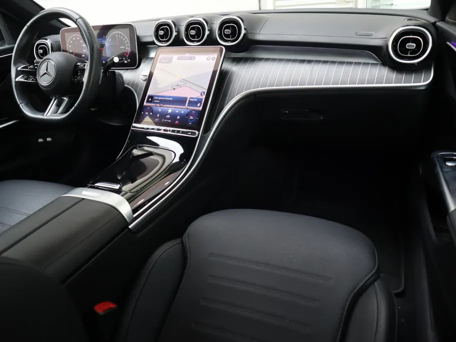 Mercedes-Benz C-Klasse 300 e AMG Line l Stoelverwarming l Achteruitrij camera l Ambiente lichtpakket