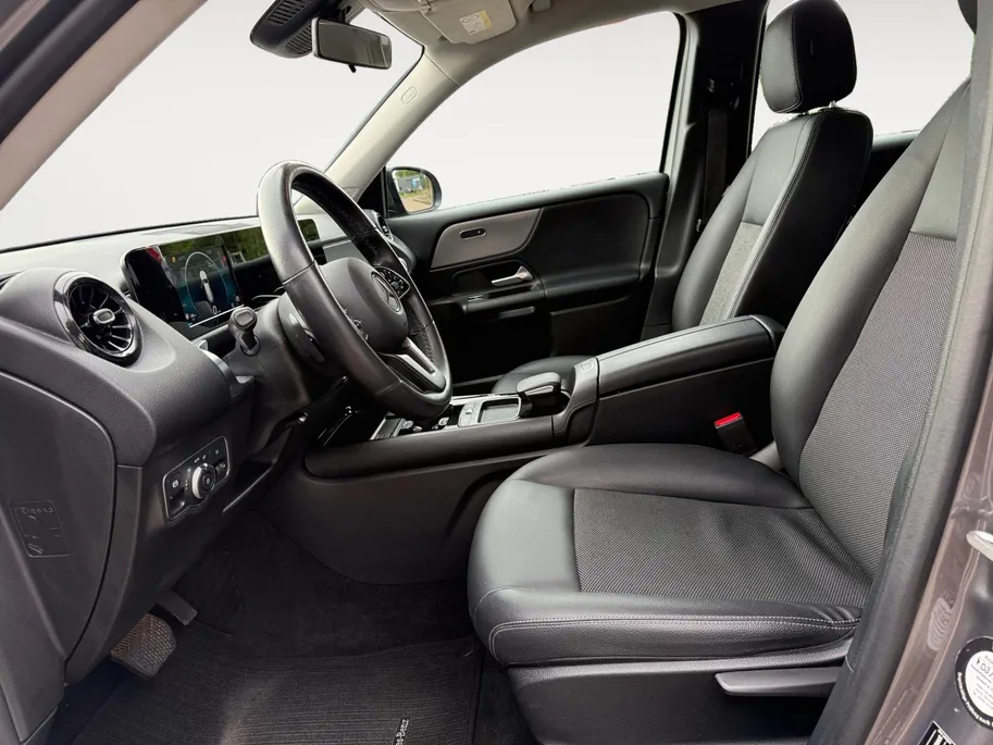 Mercedes-Benz GLB 200 Premium | ELEKTR. TREKHAAK | ELEKTR. KOFFERKLEP | STOELVERWARMING | PDC | APPLE CARPLAY / ANDROID AUTO | 1 JAAR GARANTIE