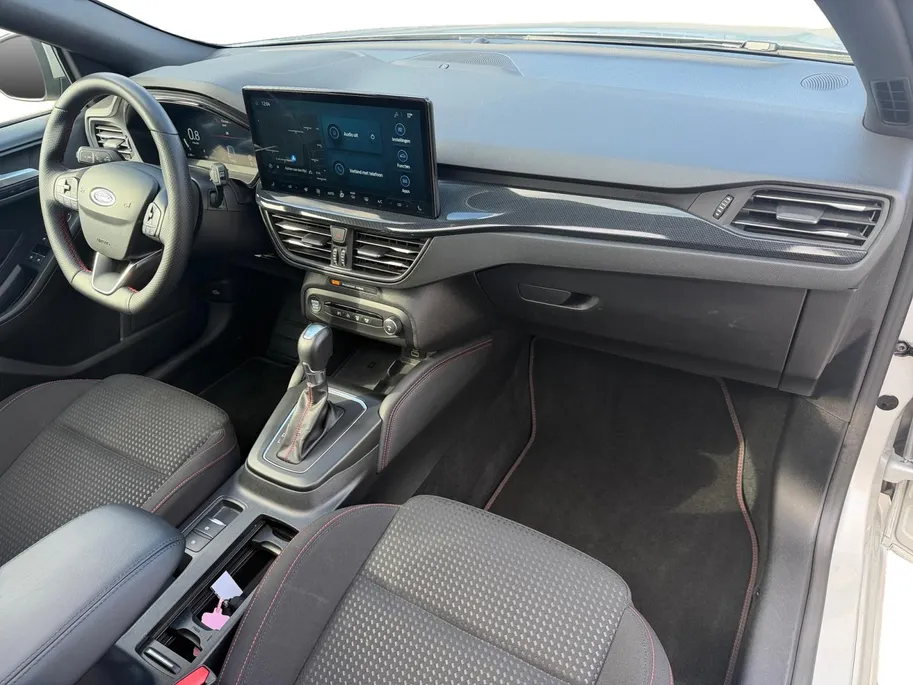 Ford Focus Wagon 1.0 EcoBoost Hybrid ST Line X | Automaat | Pano dak | BLIS | Adapt. Cruise control | Winter pack | Draadloos opladen mobiel | Parkeersensoren voor en achter | Achteruitrijcamera | B&O audio | Bovag garantie |