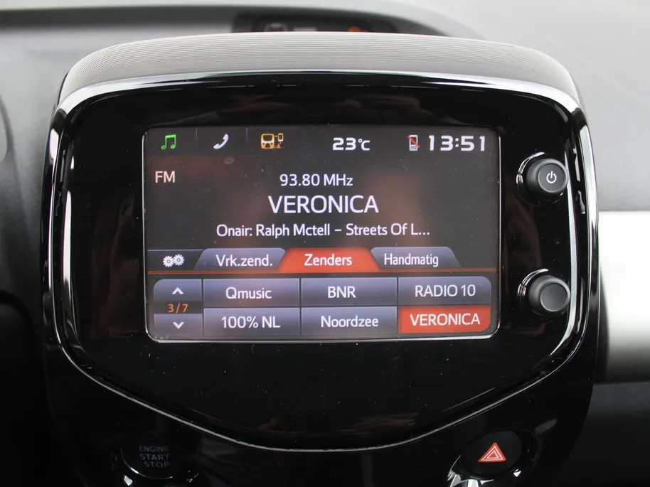 Peugeot 108 1.0 e-VTi Allure TOP! | Elek. vouwdak | Camera | Keyless | 15'' LM Velgen | Clima | Navi | Cruise |