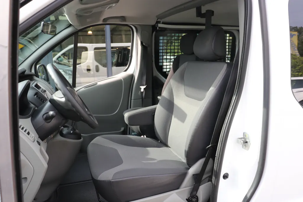 Renault Trafic 2.0 dCi T27 L1H1 Aangepast voor Rolstoelvervoer | | Automaat | Aanpassing voor rolstoelvervoer |